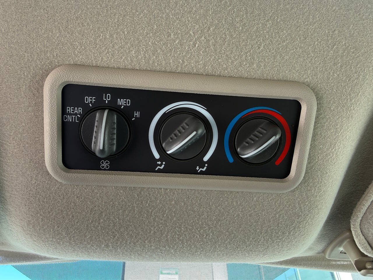 Used 2005 Chevrolet Express 2500 Passenger RWD image 36