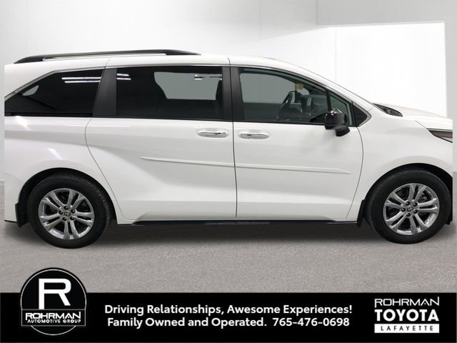 Used 2023 Toyota Sienna XSE w/ XSE Plus Package AWD/4WD image 9