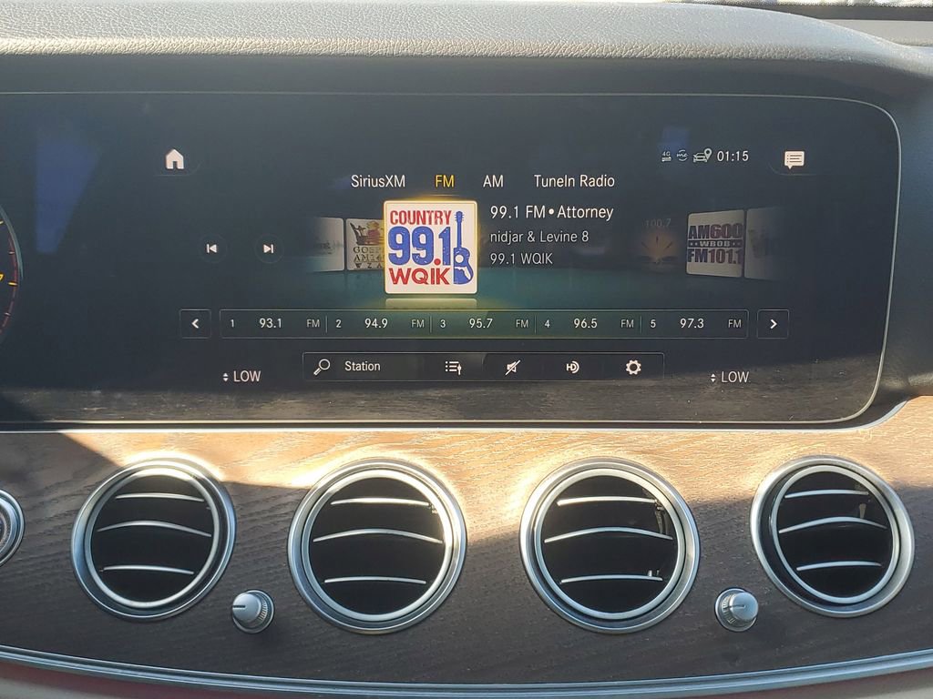 Used 2022 Mercedes-Benz E 350 Sedan w/ AMG Line Exterior image 33