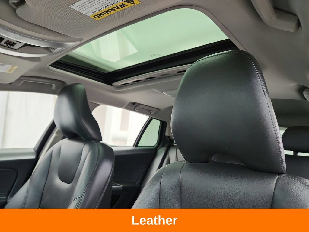 Used 2018 Volvo V60 T5 Cross Country AWD/4WD image 11
