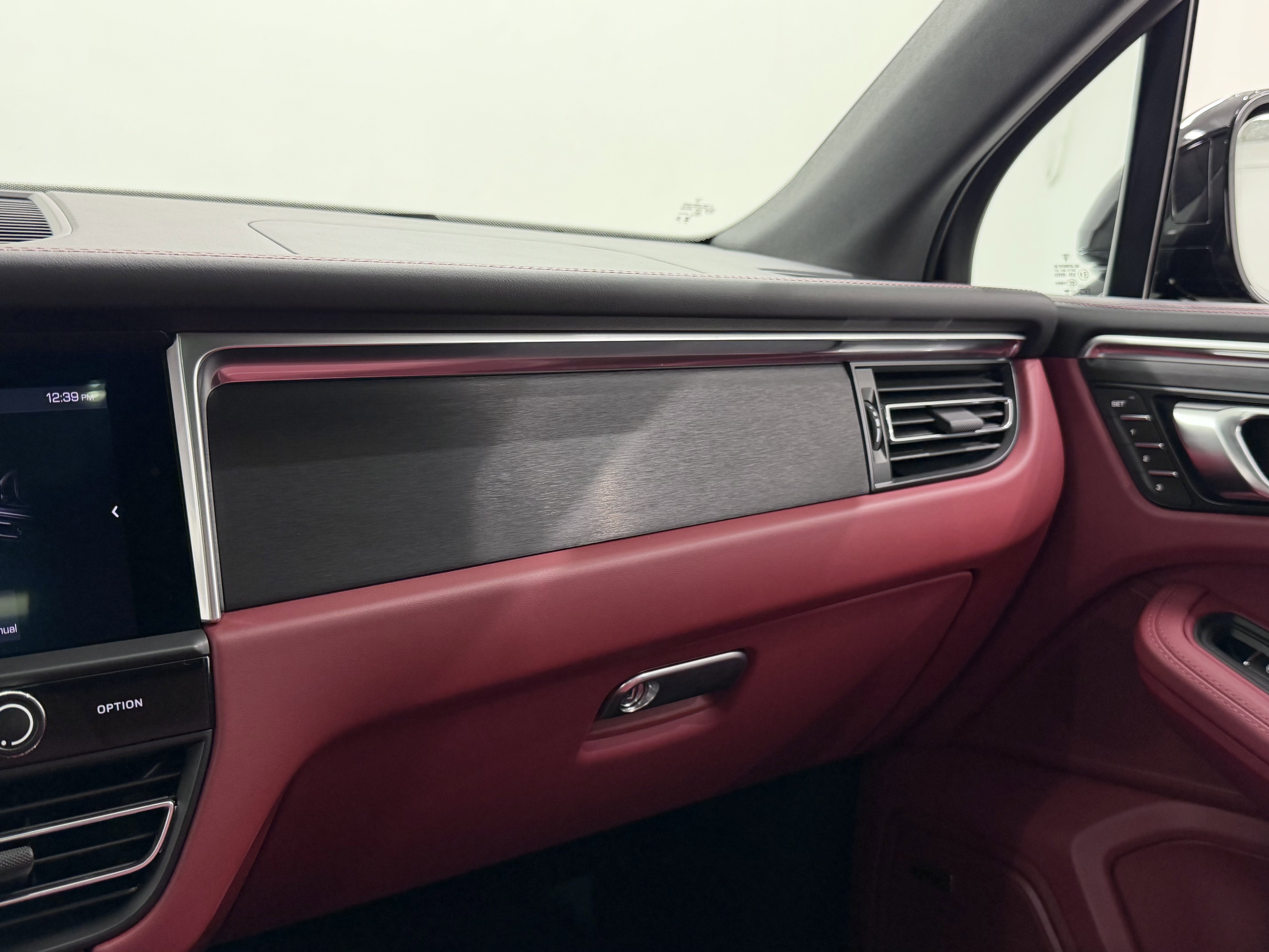 Certified 2024 Porsche Macan GTS image 55