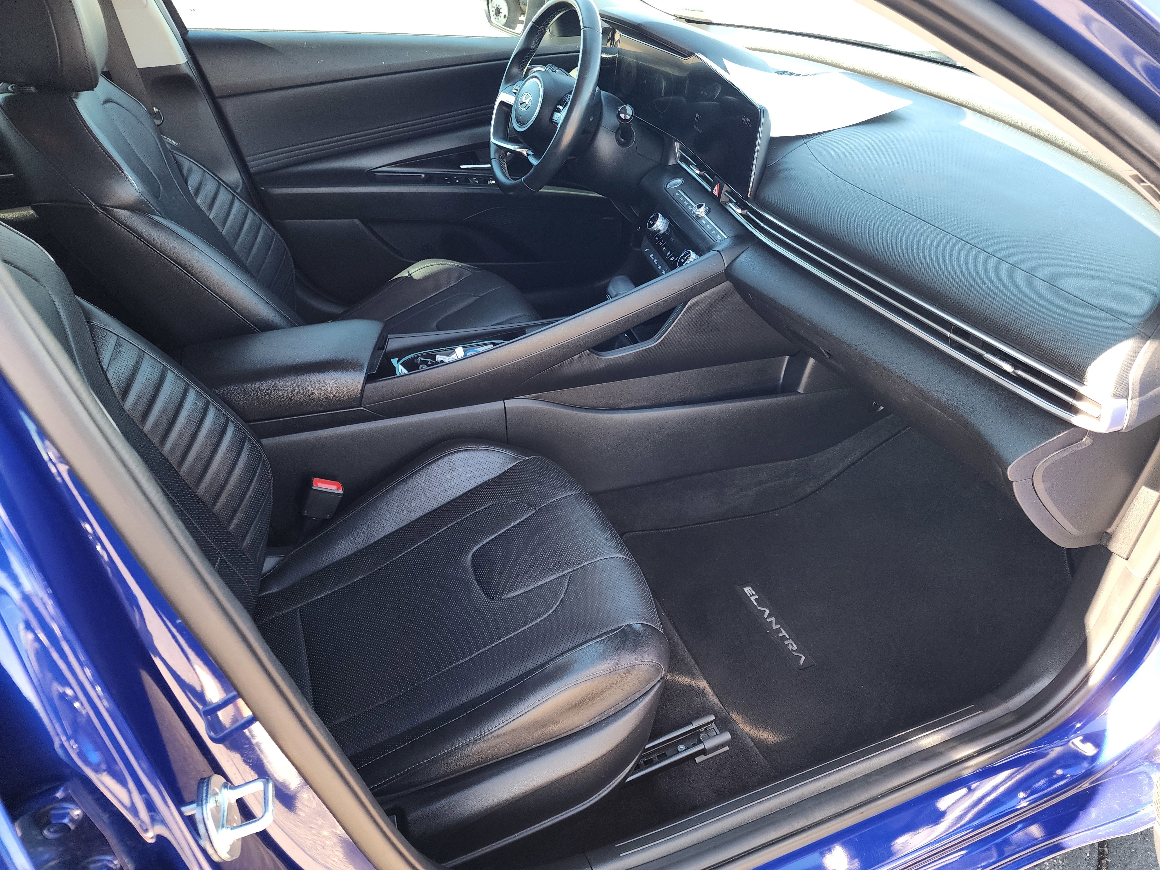 Used 2021 Hyundai Elantra Limited image 13