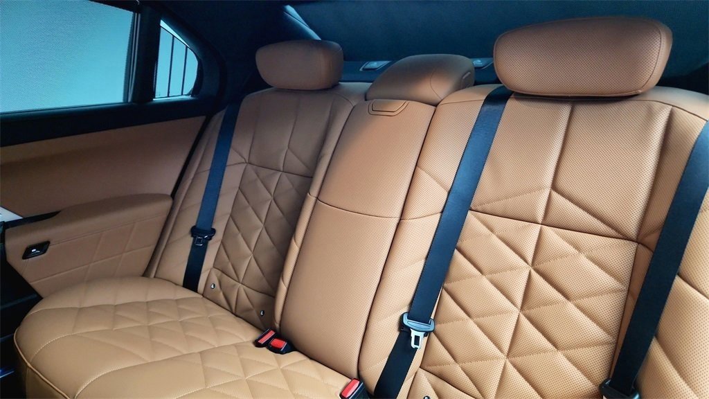 New 2026 BMW 740i xDrive image 18