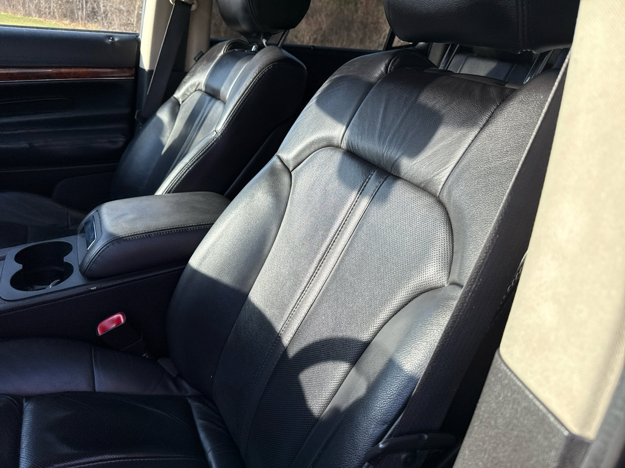 Used 2019 Lincoln MKT AWD image 12