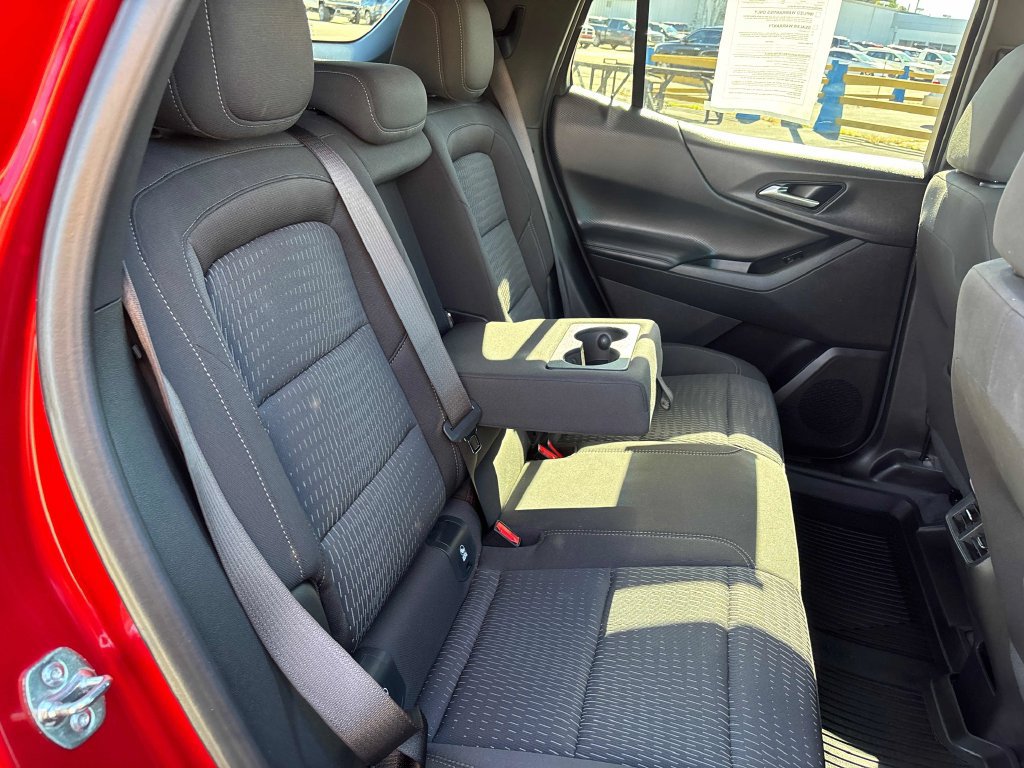 Used 2026 Chevrolet Equinox LT AWD/4WD image 25