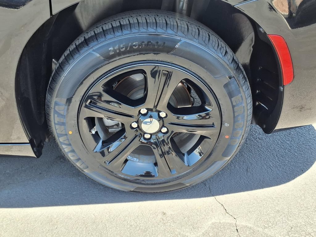 Used 2022 Dodge Charger SXT RWD image 14