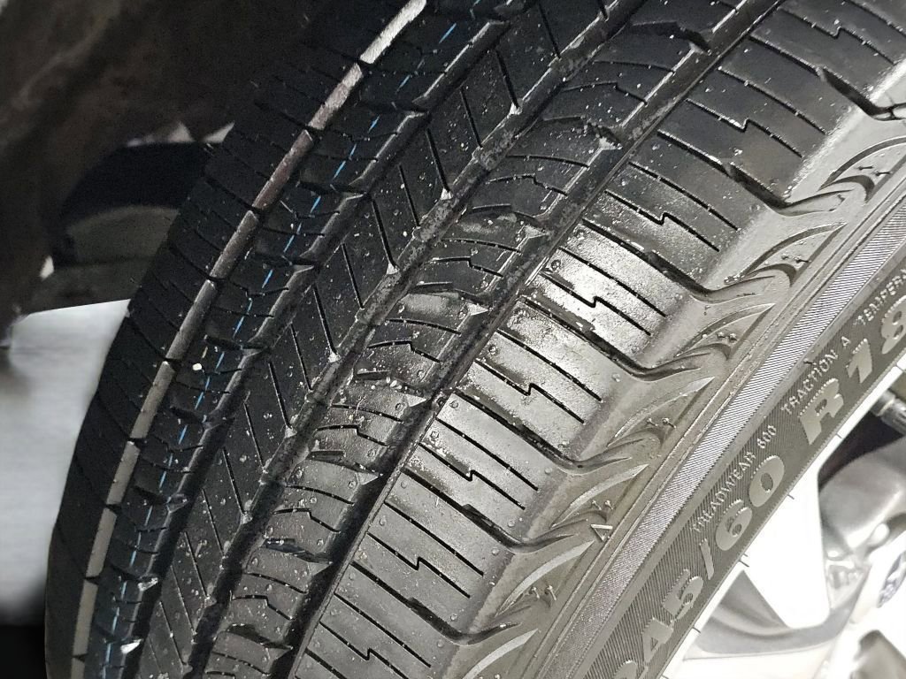 Used 2024 Subaru Ascent Premium w/ Convenience Package image 32