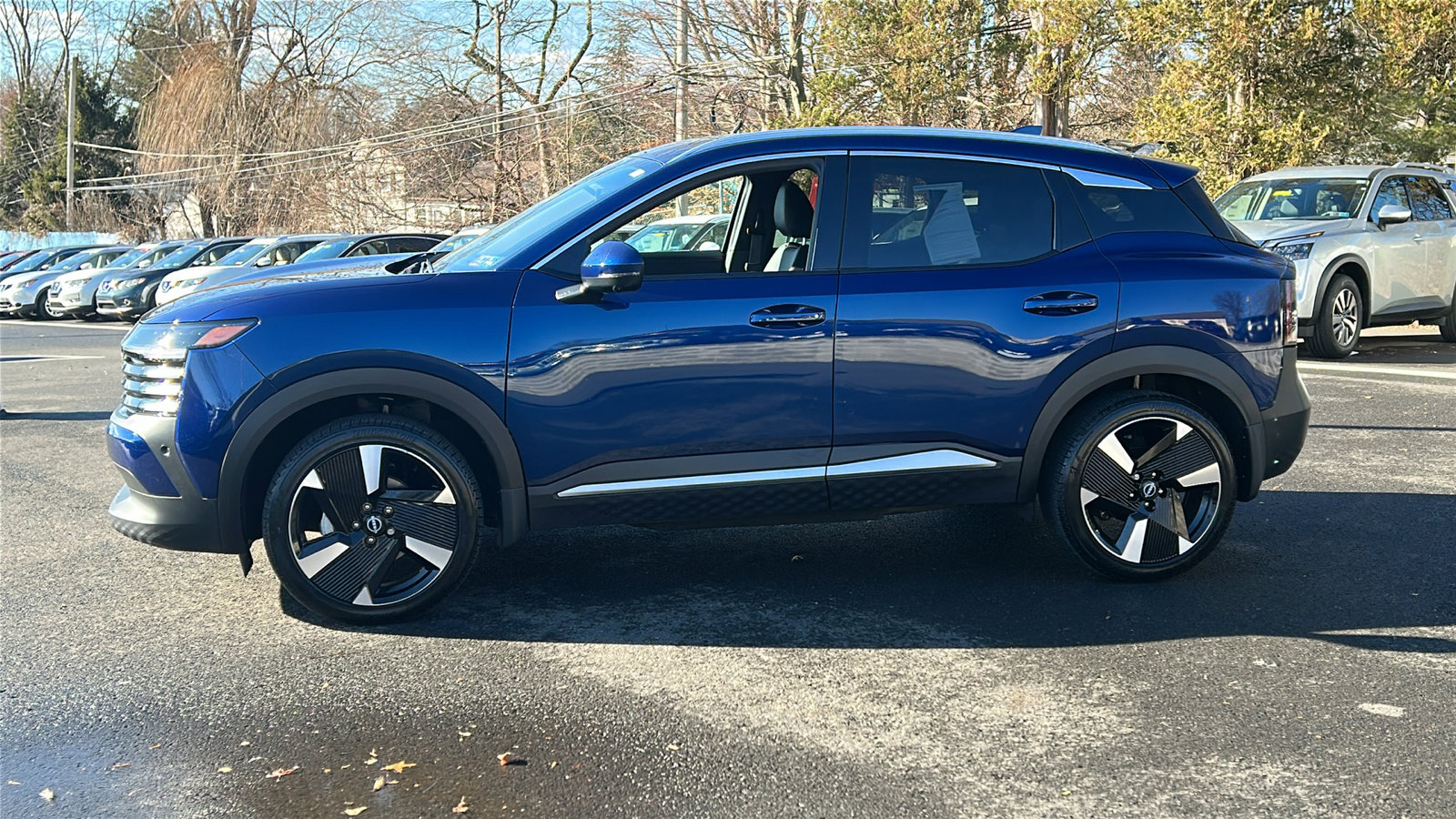 Certified 2025 Nissan Kicks SR image 4