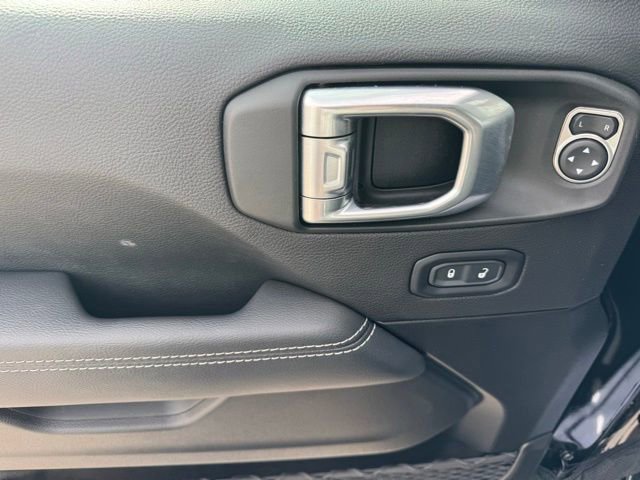 Certified 2022 Jeep Wrangler Unlimited Sahara w/ Cold Weather Group image 13