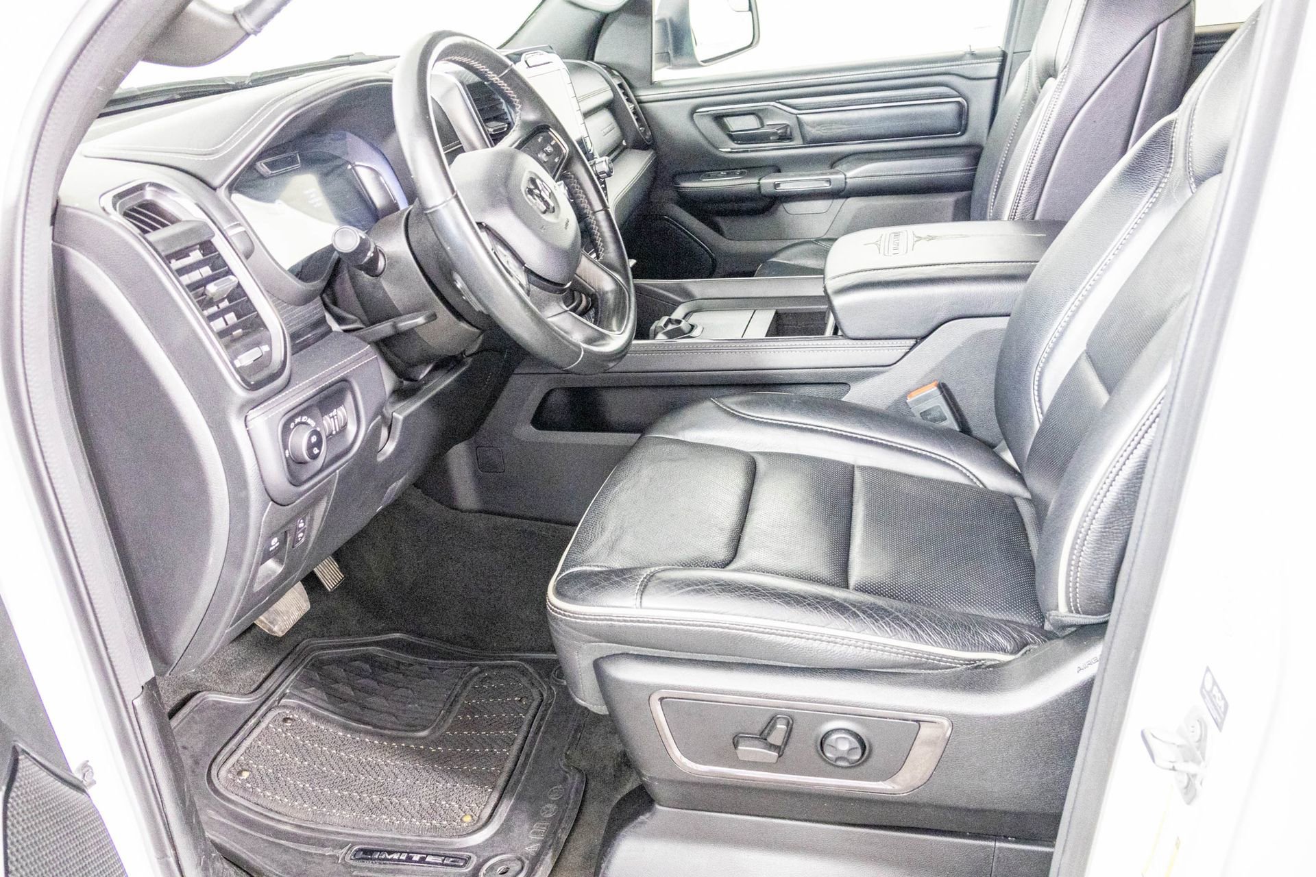 Used 2023 RAM 1500 Limited w/ Body Color Bumper Group image 17