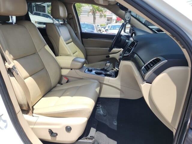 Used 2019 Jeep Grand Cherokee Limited AWD/4WD image 20