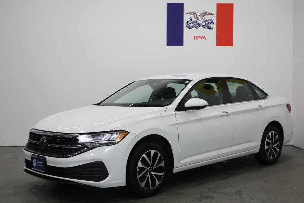 Used 2023 Volkswagen Jetta S image 8