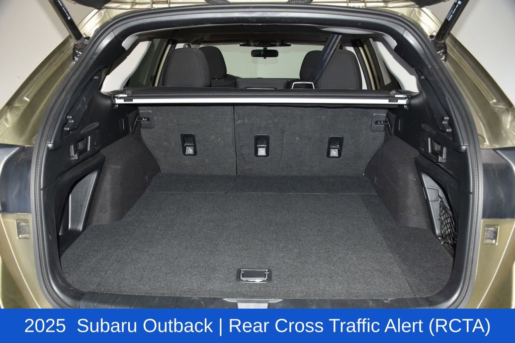 Used 2025 Subaru Outback Premium image 27