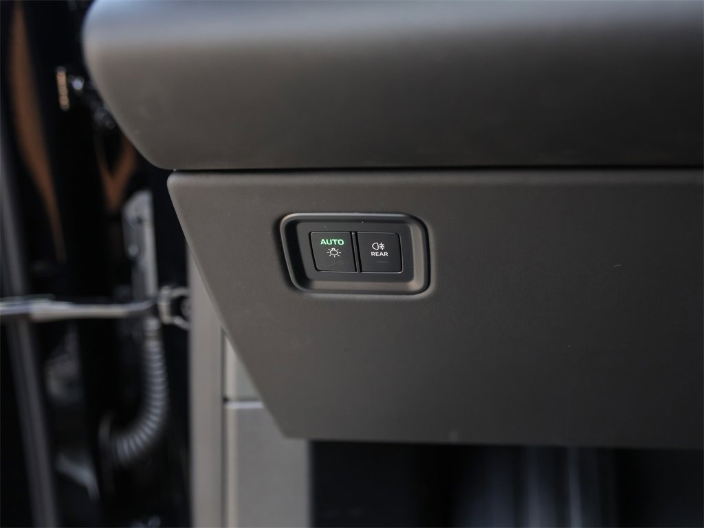 New 2025 Porsche Macan 4 Electric image 21