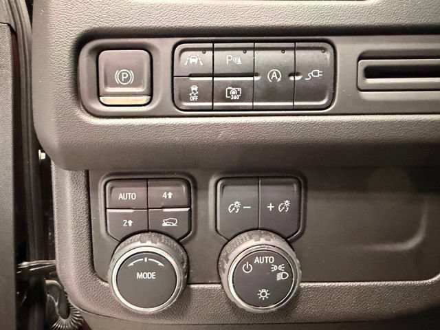 Used 2022 Chevrolet Tahoe LT w/ Luxury Package AWD/4WD image 28