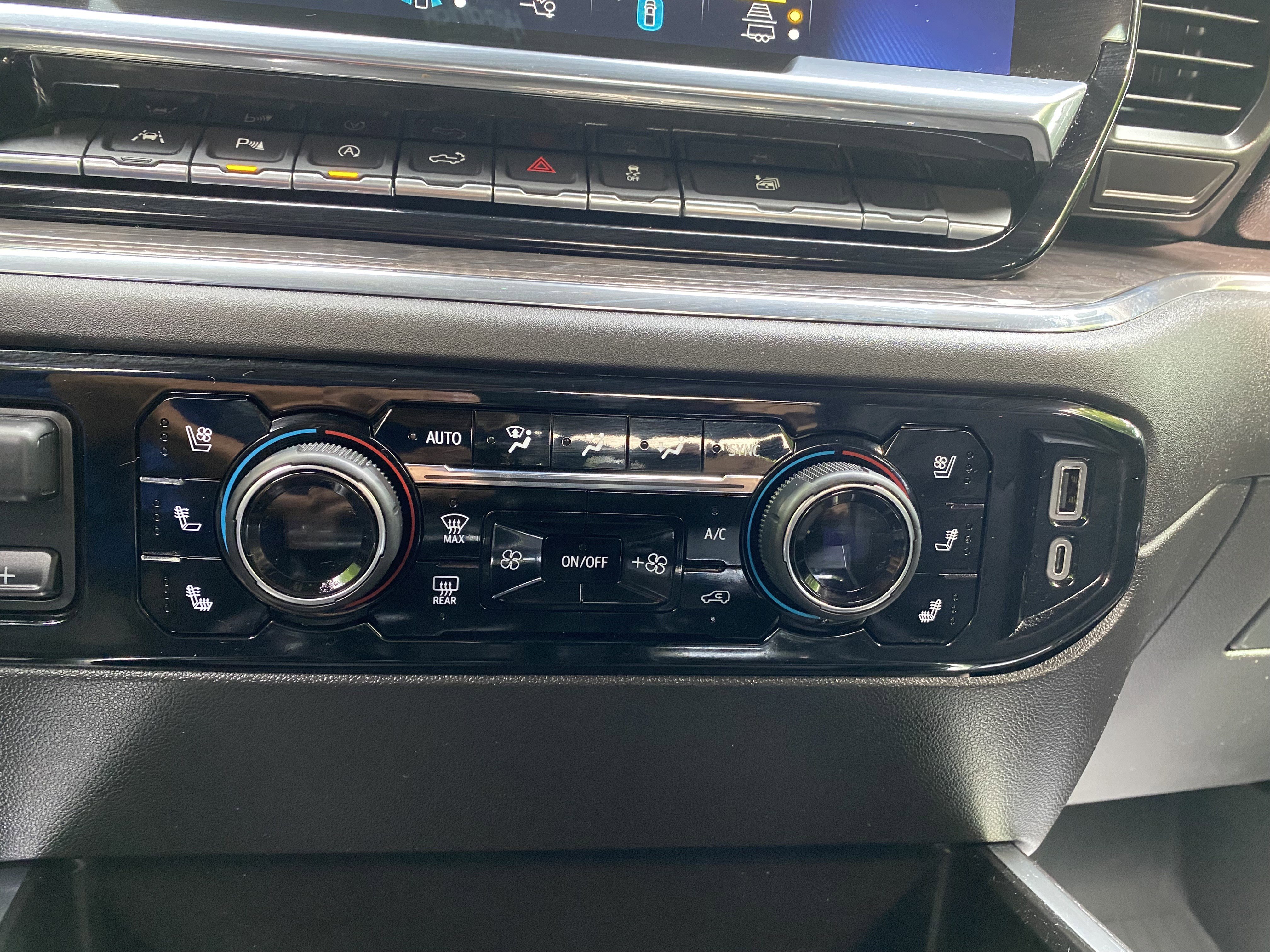 Used 2023 Chevrolet Silverado 1500 LTZ AWD/4WD image 30