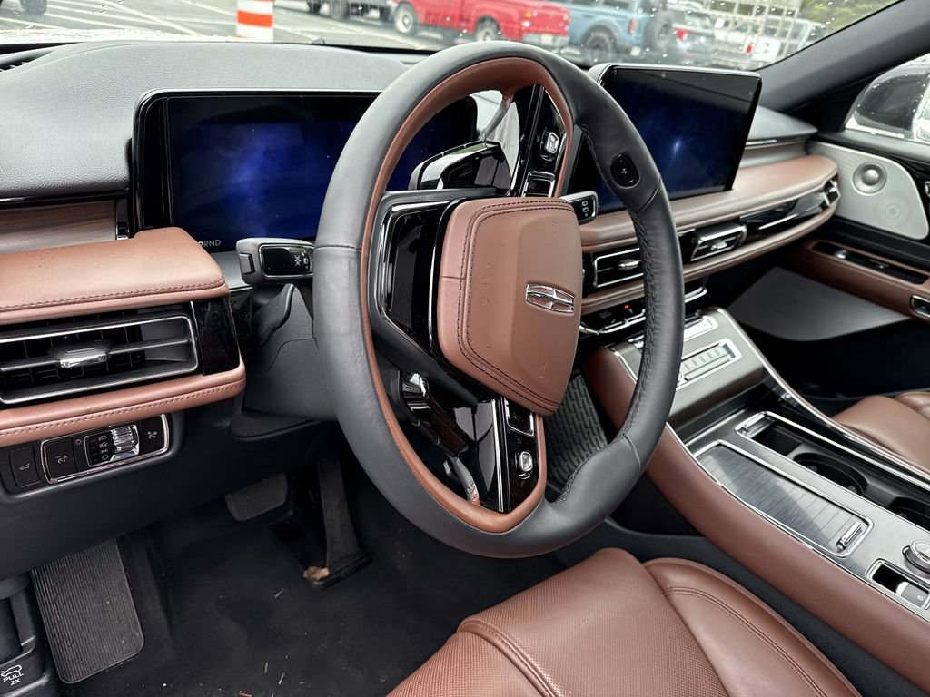 Used 2025 Lincoln Aviator Reserve w/ Equipment Group 201A image 10