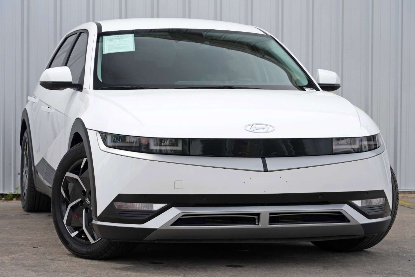 Used 2023 Hyundai Ioniq 5 SEL RWD image 2