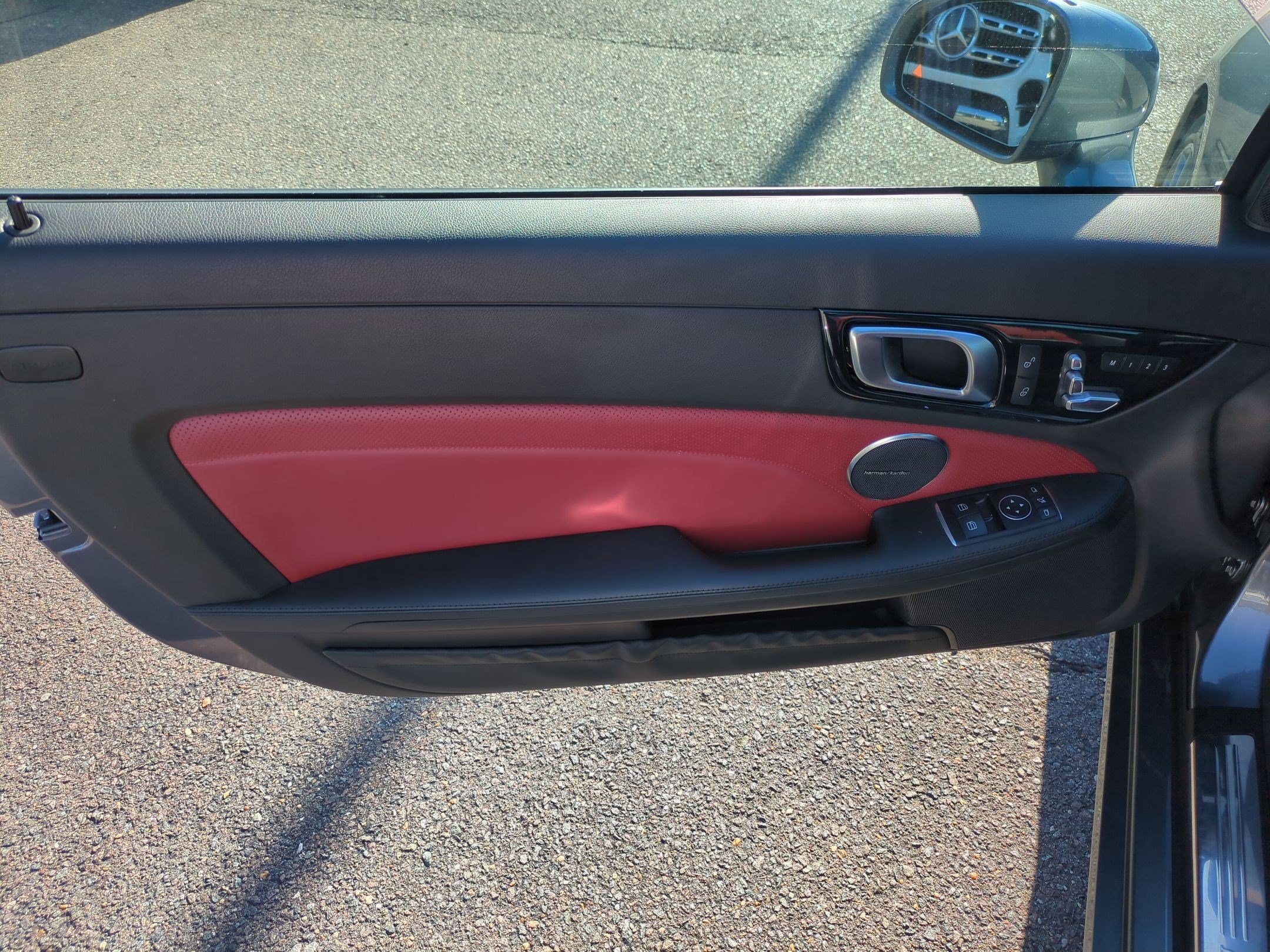Used 2018 Mercedes-Benz SLC 300 image 12