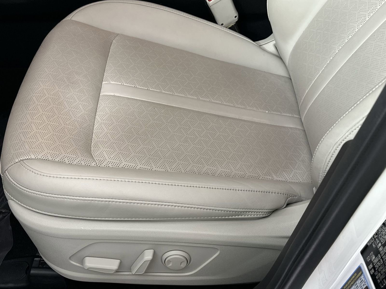 Used 2022 Kia Sorento EX image 12