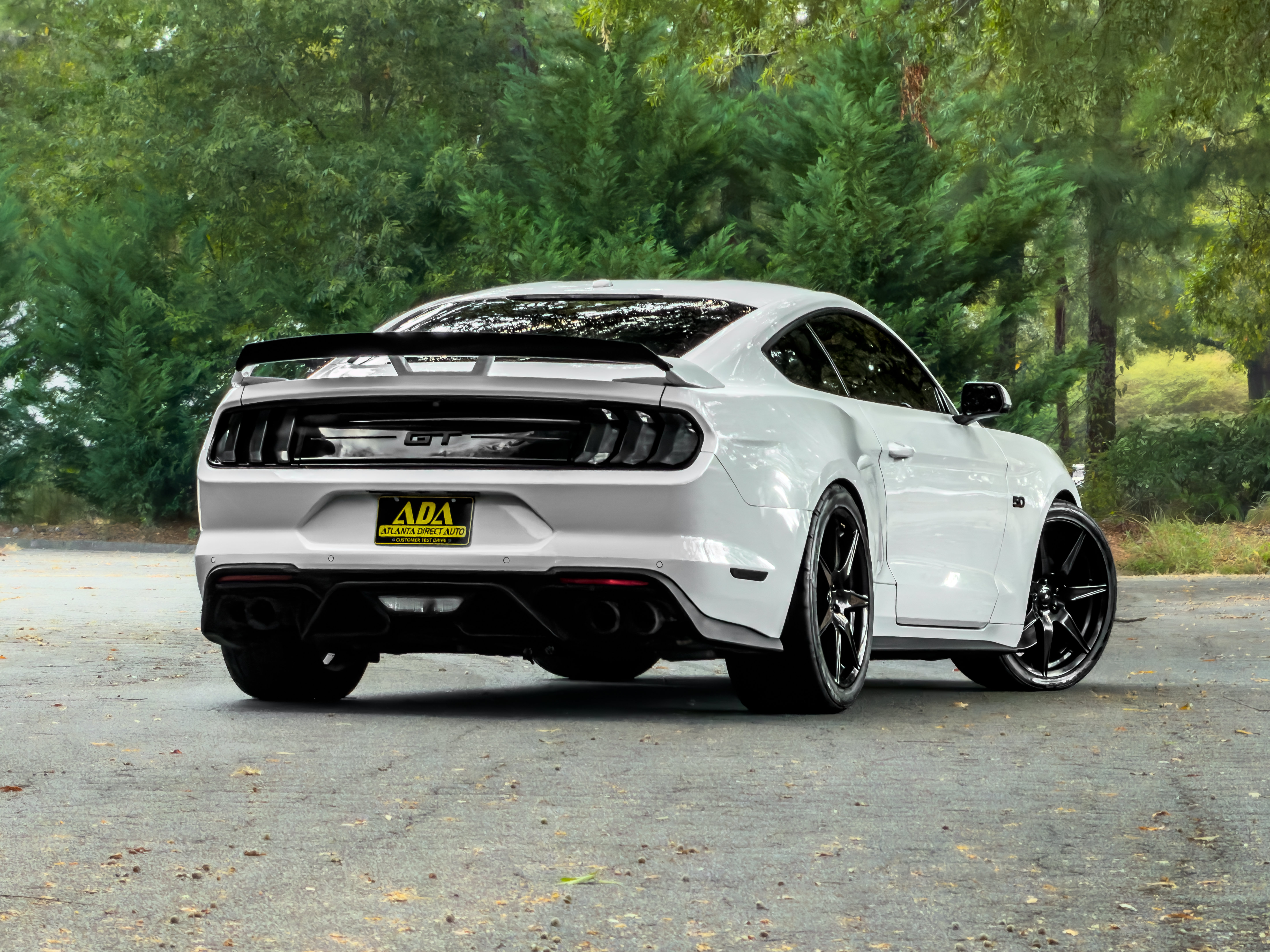 Used 2019 Ford Mustang GT Premium w/ GT Performance Package RWD image 4