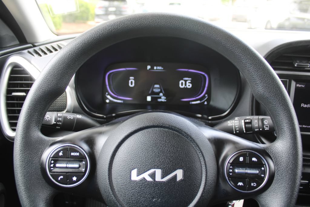 Certified 2025 Kia Soul LX FWD image 24