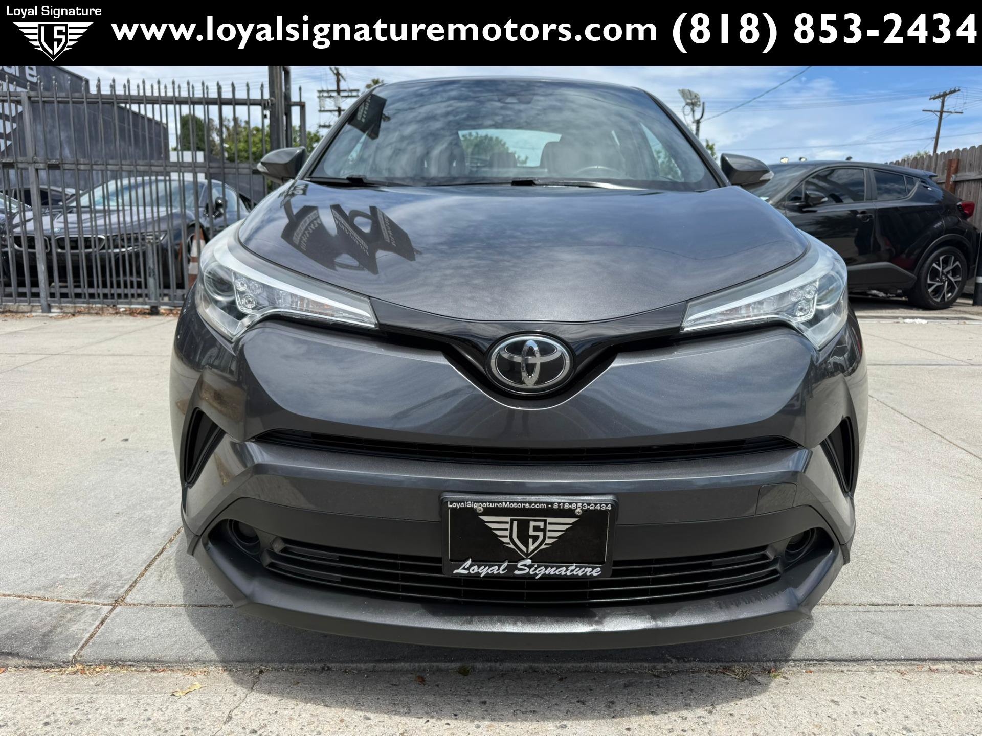 Used 2018 Toyota C-HR XLE FWD image 2