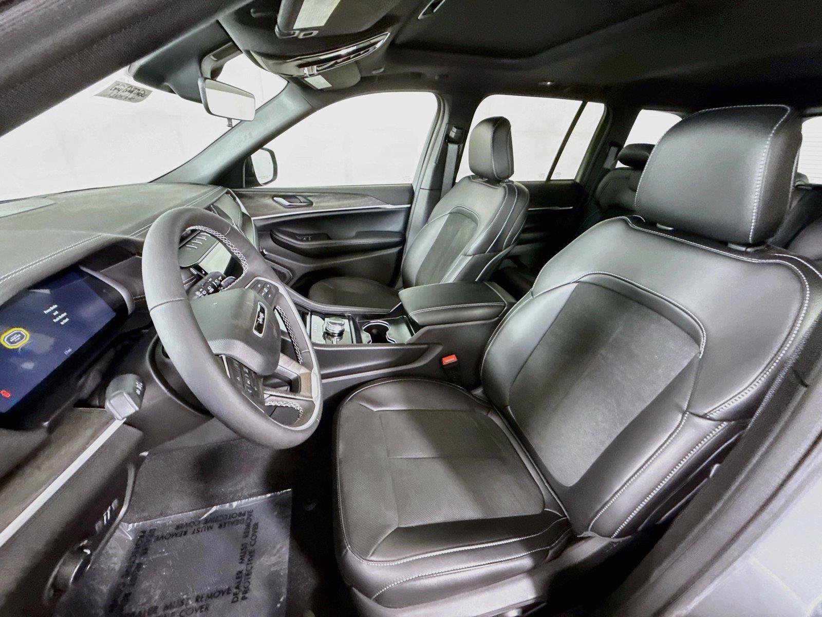 New 2027 Jeep Grand Cherokee Altitude AWD/4WD image 15
