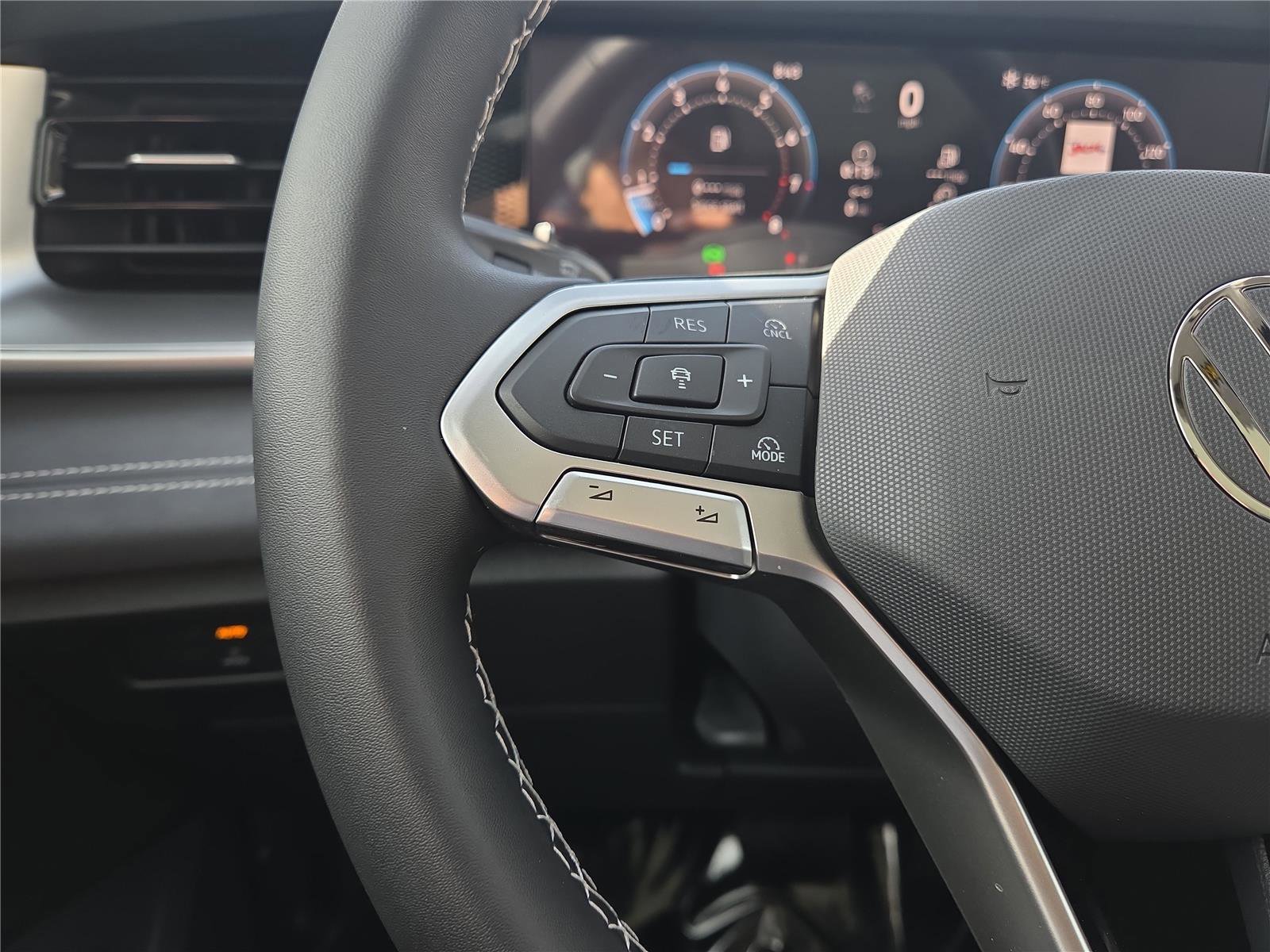 New 2026 Volkswagen Tiguan SE image 15