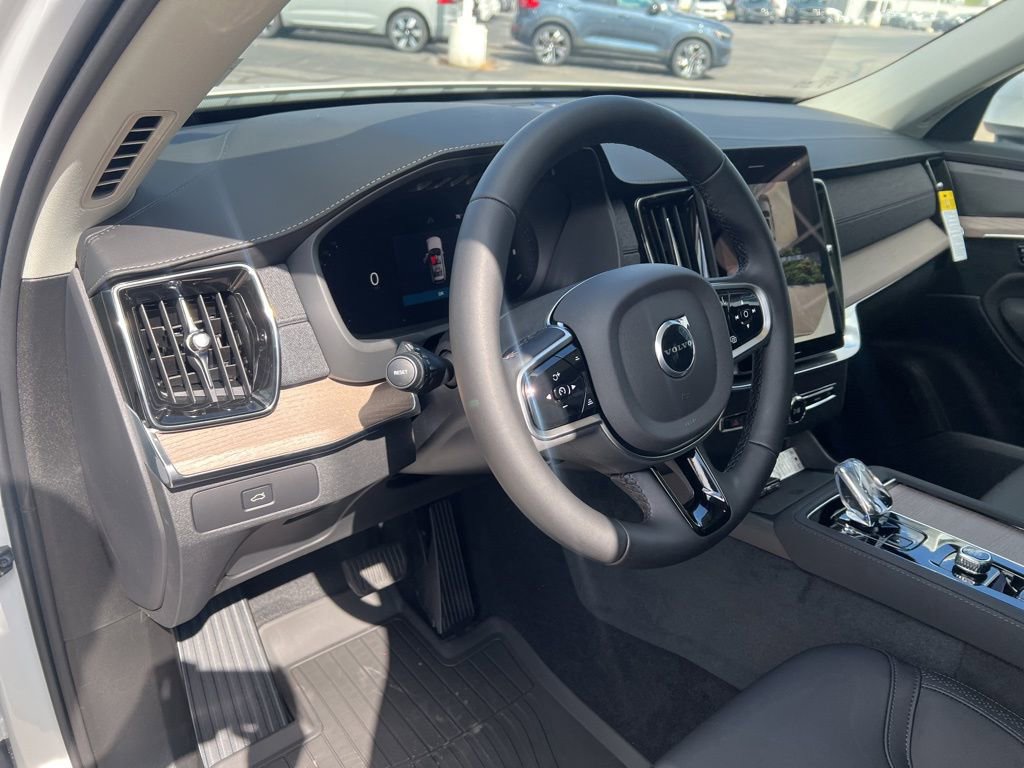 New 2026 Volvo XC90 B6 Plus w/ Protection Package Premier image 15