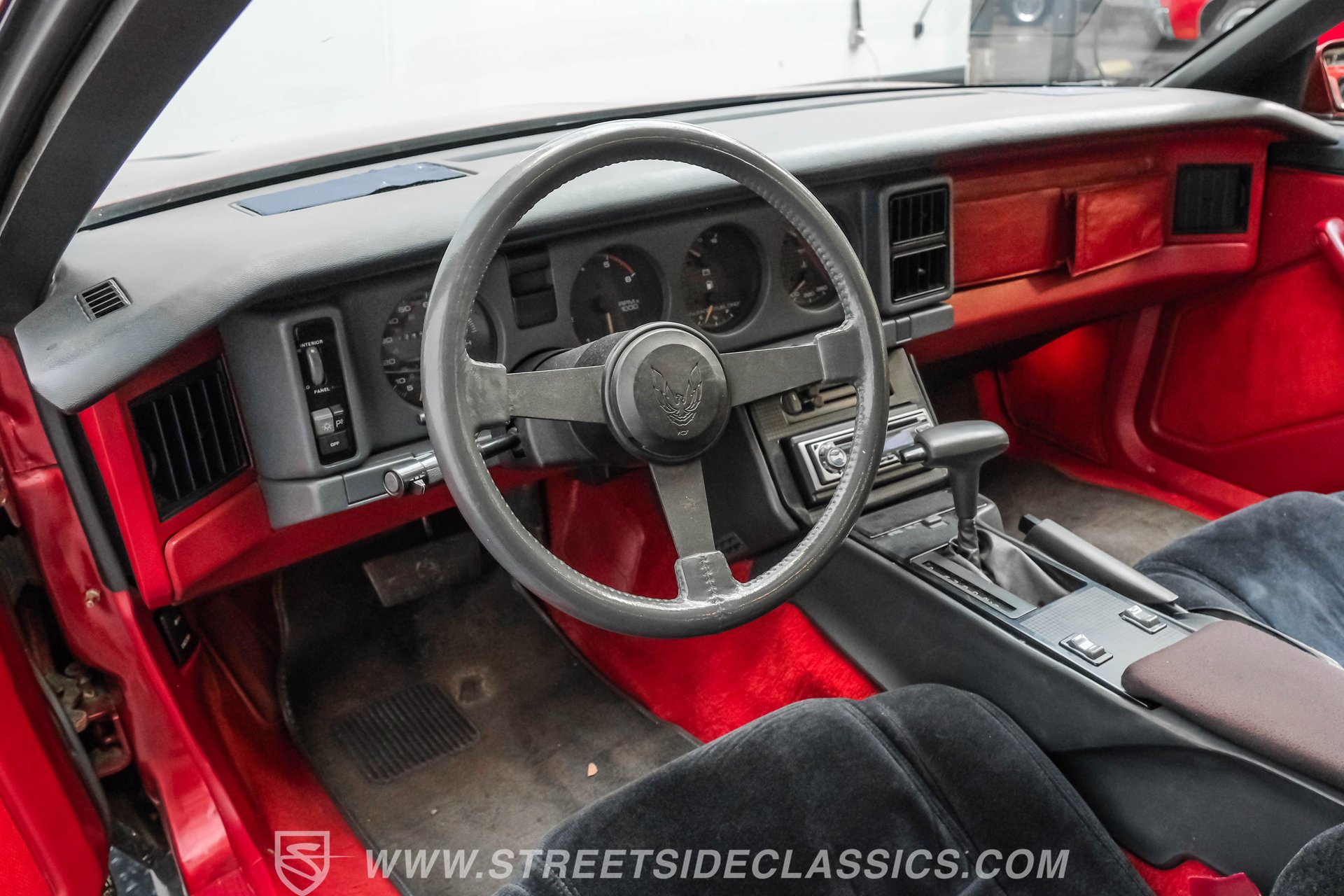 Used 1987 Pontiac Firebird Coupe image 4