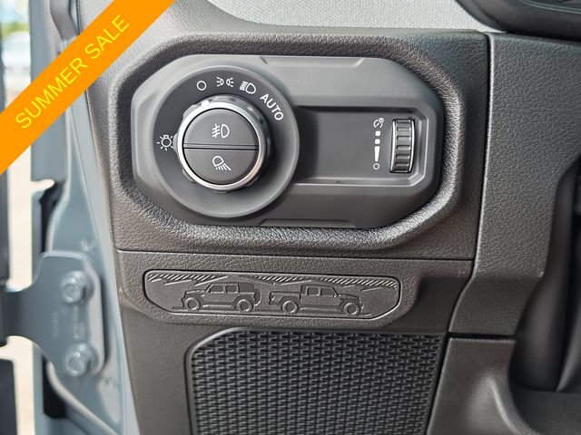 Certified 2024 Jeep Gladiator Sport AWD/4WD image 22