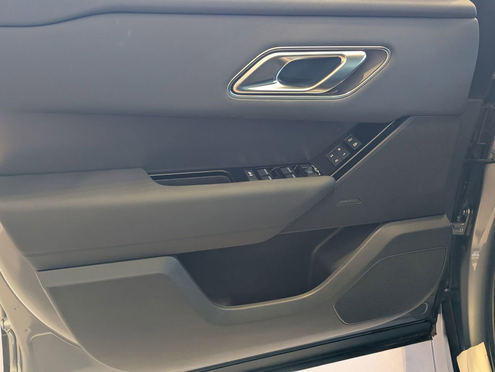New 2026 Land Rover Range Rover Velar S AWD/4WD image 11