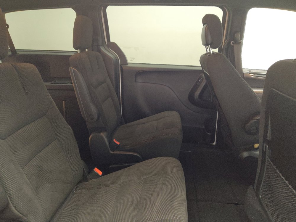 Used 2020 Dodge Grand Caravan SE FWD image 19