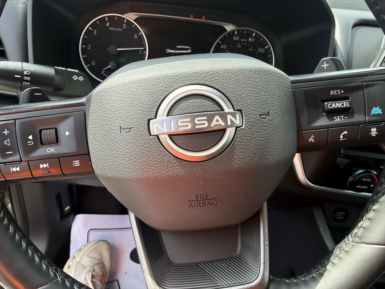 Used 2025 Nissan Rogue SV FWD image 16