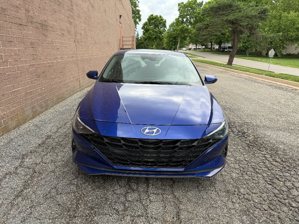Used 2023 Hyundai Elantra SE FWD image 2