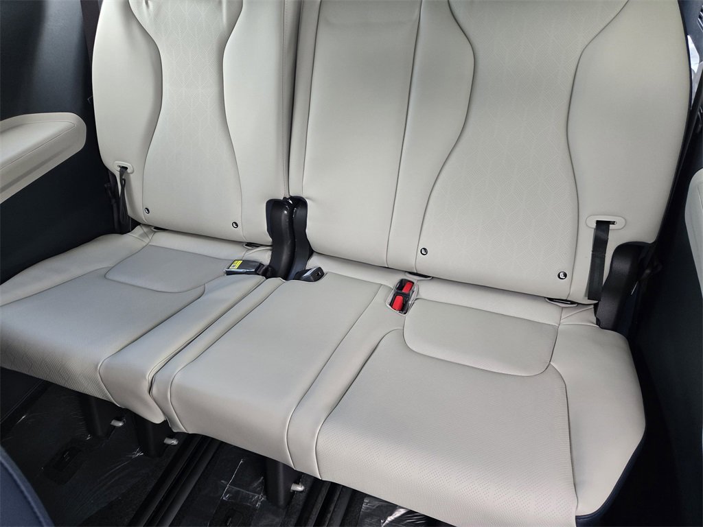 New 2026 Kia Carnival EX image 22