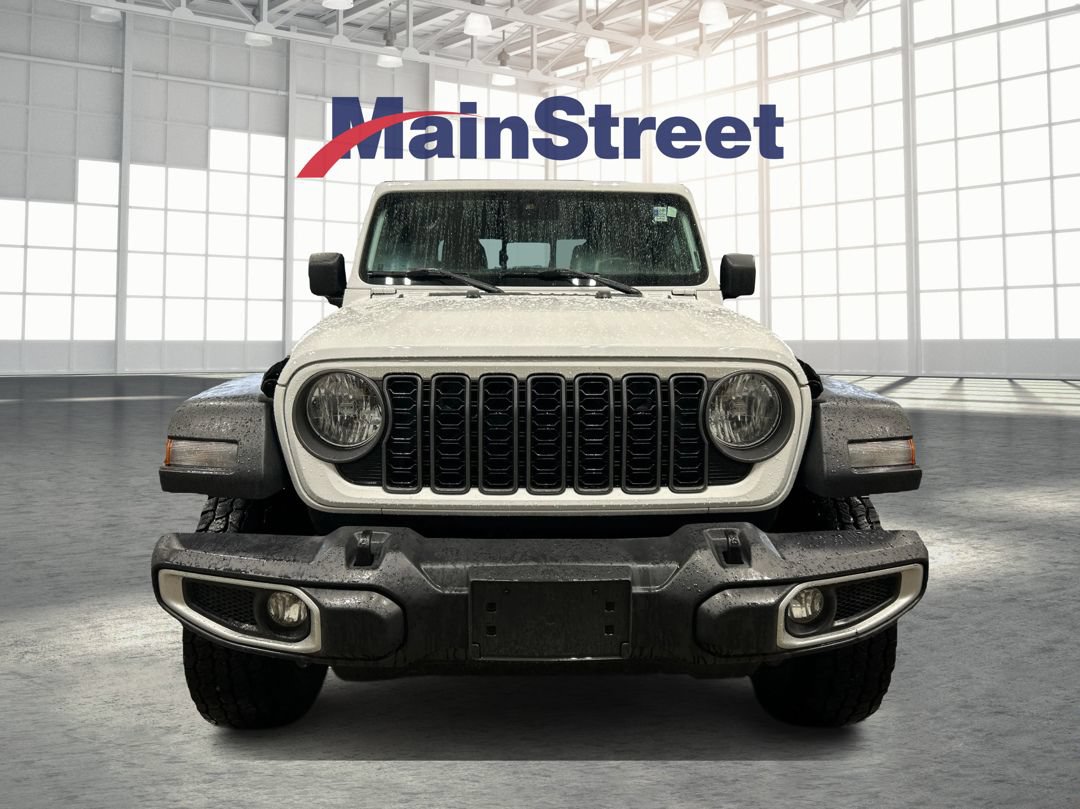 Used 2025 Jeep Gladiator Sport AWD/4WD image 8