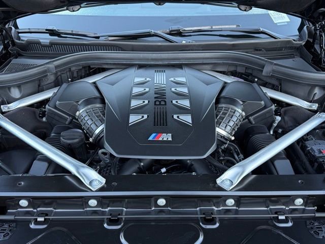 Used 2025 BMW X7 M60i w/ Climate Comfort Package image 34
