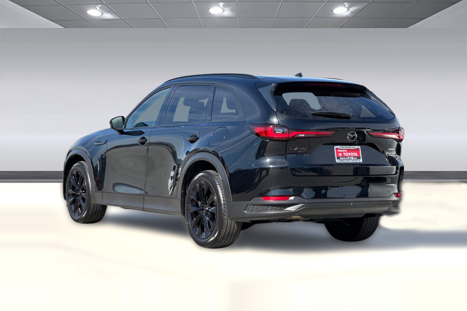 Used 2026 Volkswagen Tiguan SE AWD/4WD image 3
