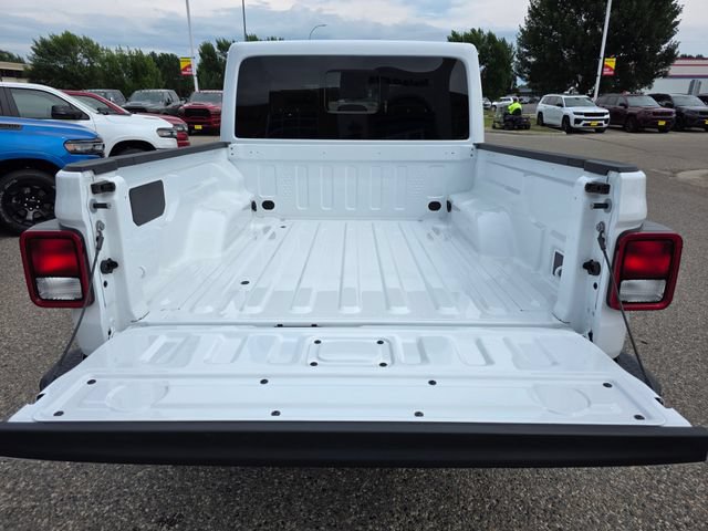 New 2026 Jeep Gladiator Sport AWD/4WD image 13