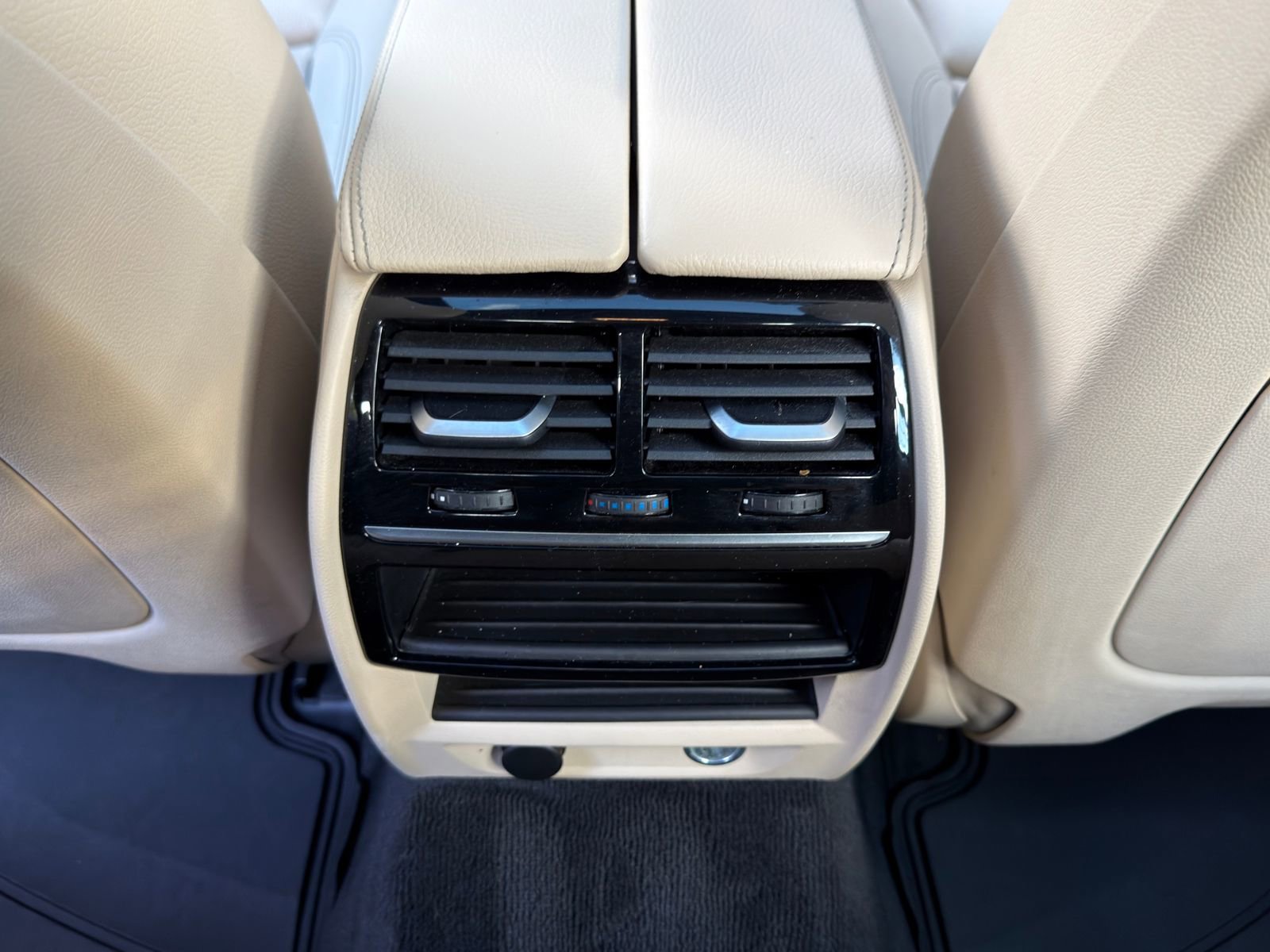 Used 2019 BMW 530i w/ Executive Package image 16