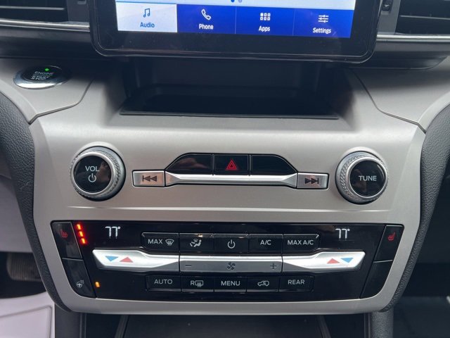 Used 2021 Ford Explorer XLT w/ Equipment Group 202A image 31