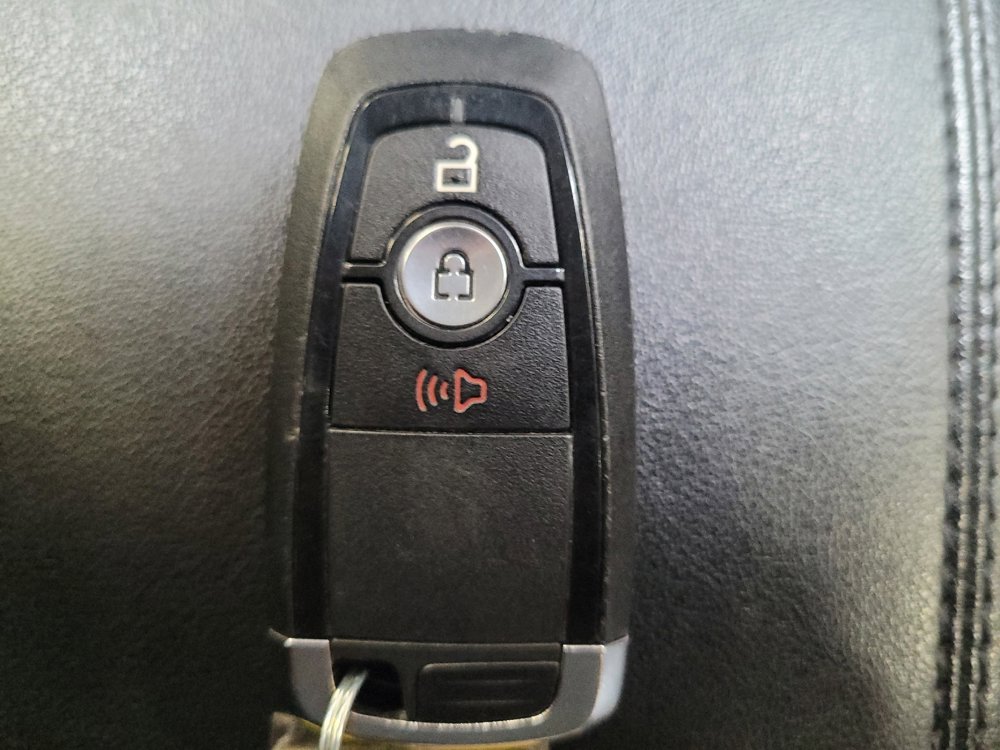 Used 2024 Ford Edge SEL image 32