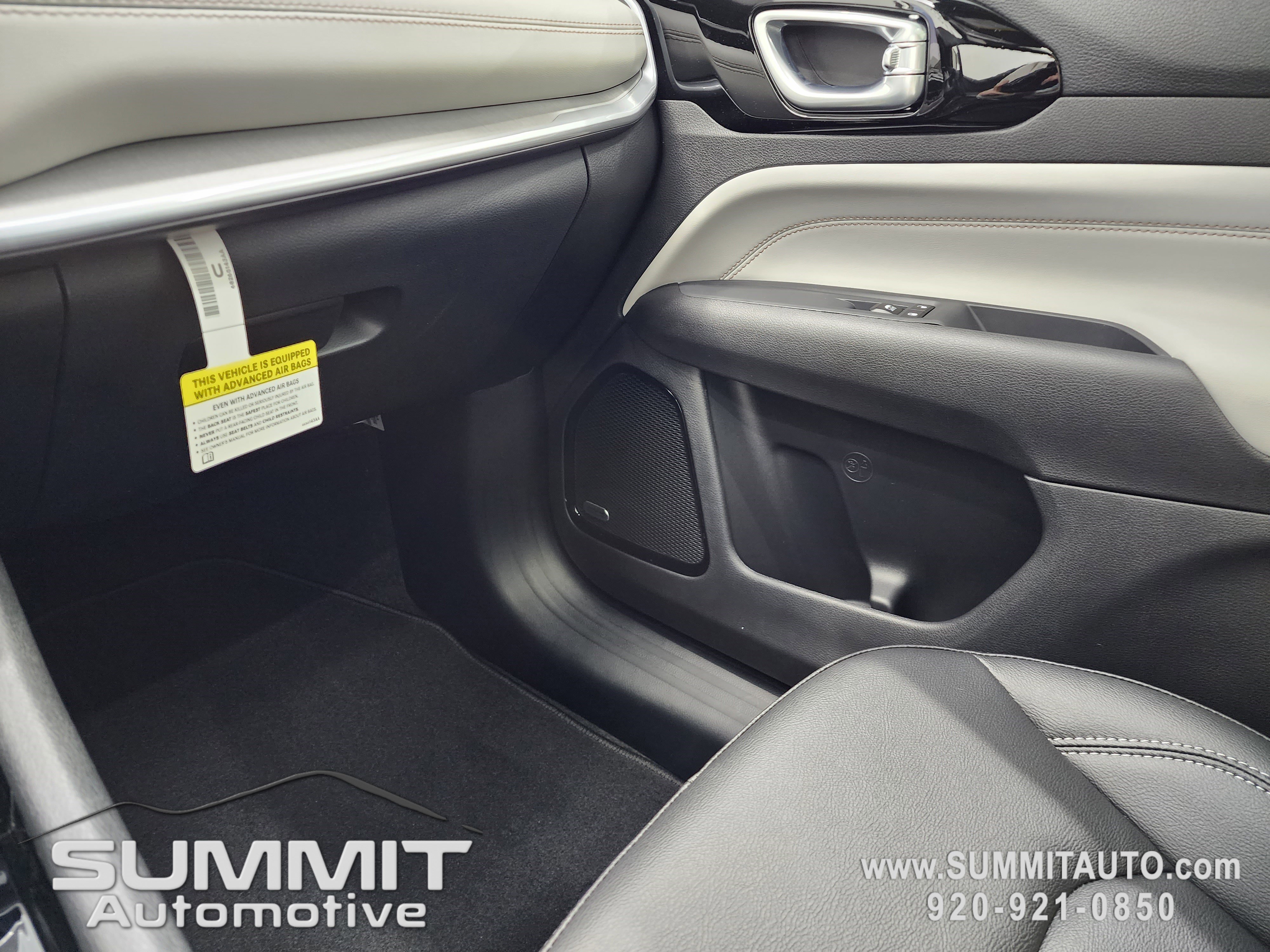 New 2026 Jeep Compass Limited w/ Sun, Sound & Navigation Group image 13