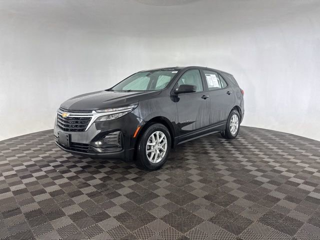 Used 2023 Chevrolet Equinox LS AWD/4WD image 4