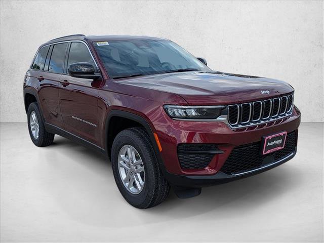 New 2025 Jeep Grand Cherokee Laredo image 3