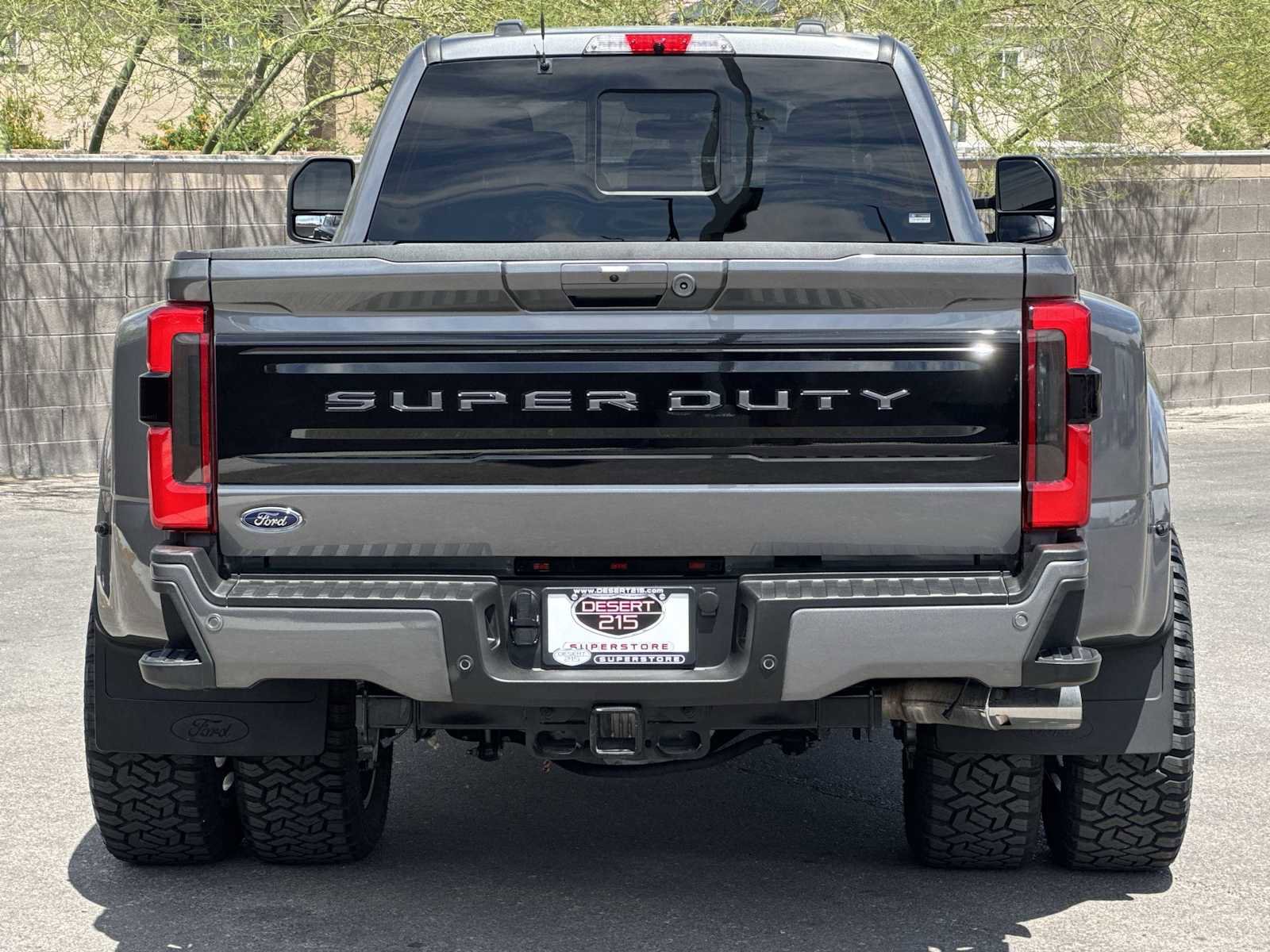 Used 2025 Ford F450 Platinum w/ FX4 Off-Road Package AWD/4WD image 28