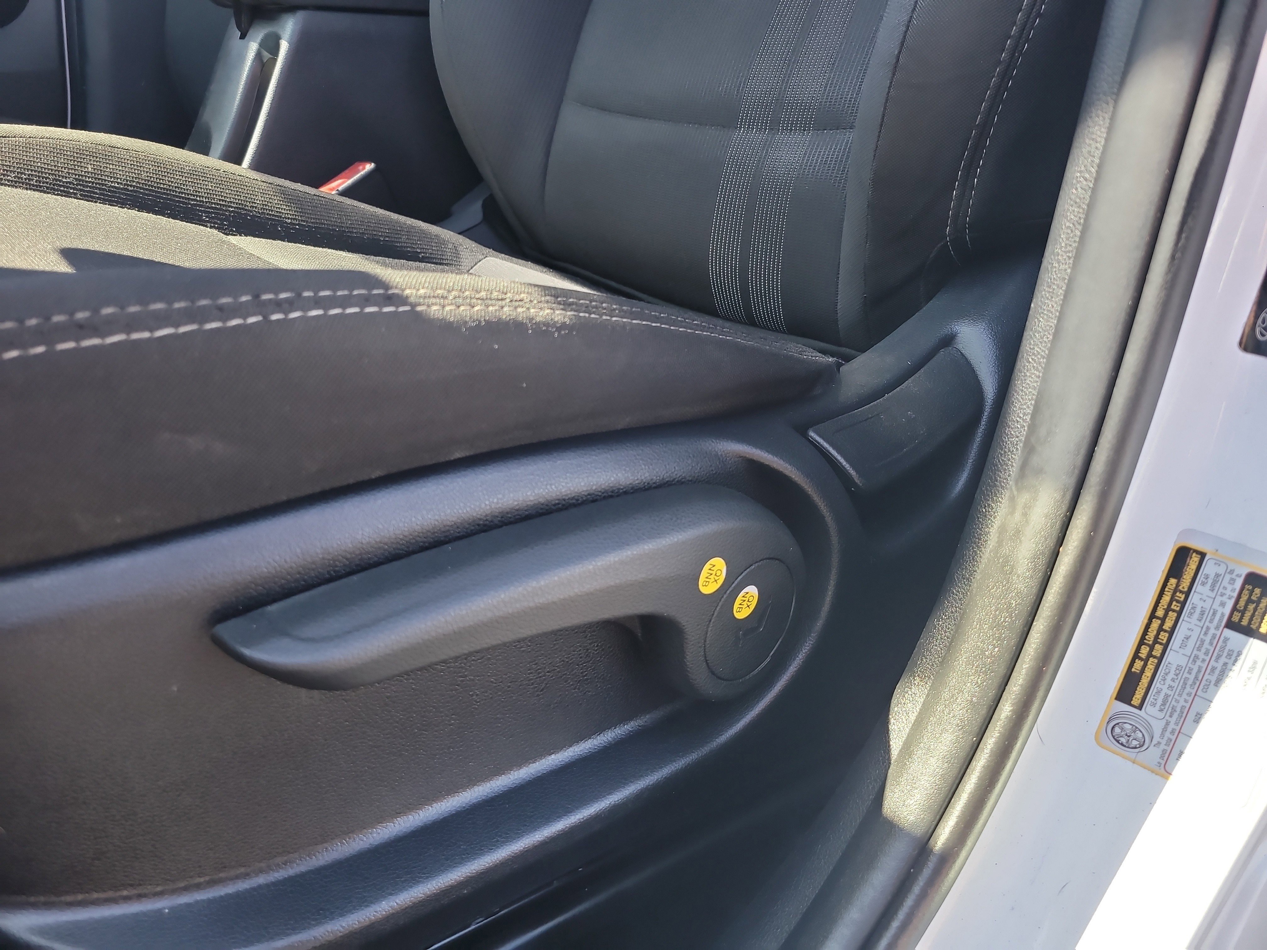 Used 2024 Hyundai Venue SEL image 17