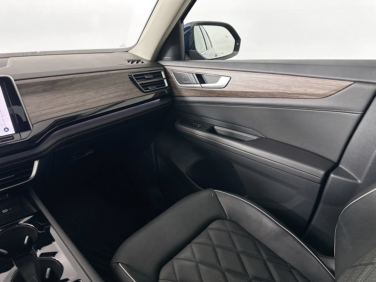 Used 2025 Volkswagen Atlas SEL Premium R-Line AWD/4WD image 24